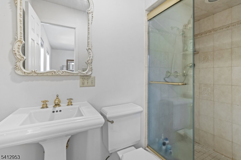 31 Ridge Court Cedar Grove, NJ 07009 - Photo 17 of 33