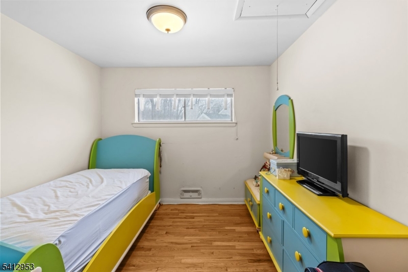 31 Ridge Court Cedar Grove, NJ 07009 - Photo 21 of 33