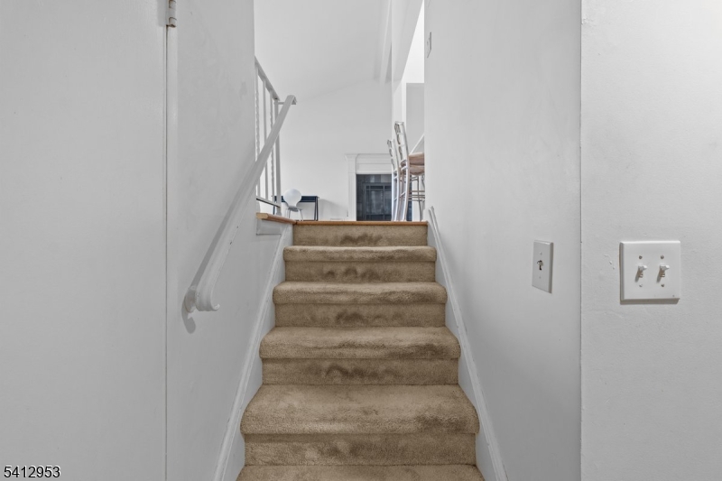 31 Ridge Court Cedar Grove, NJ 07009 - Photo 25 of 33