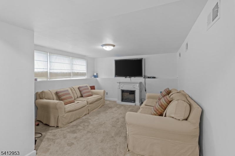 31 Ridge Court Cedar Grove, NJ 07009 - Photo 26 of 33