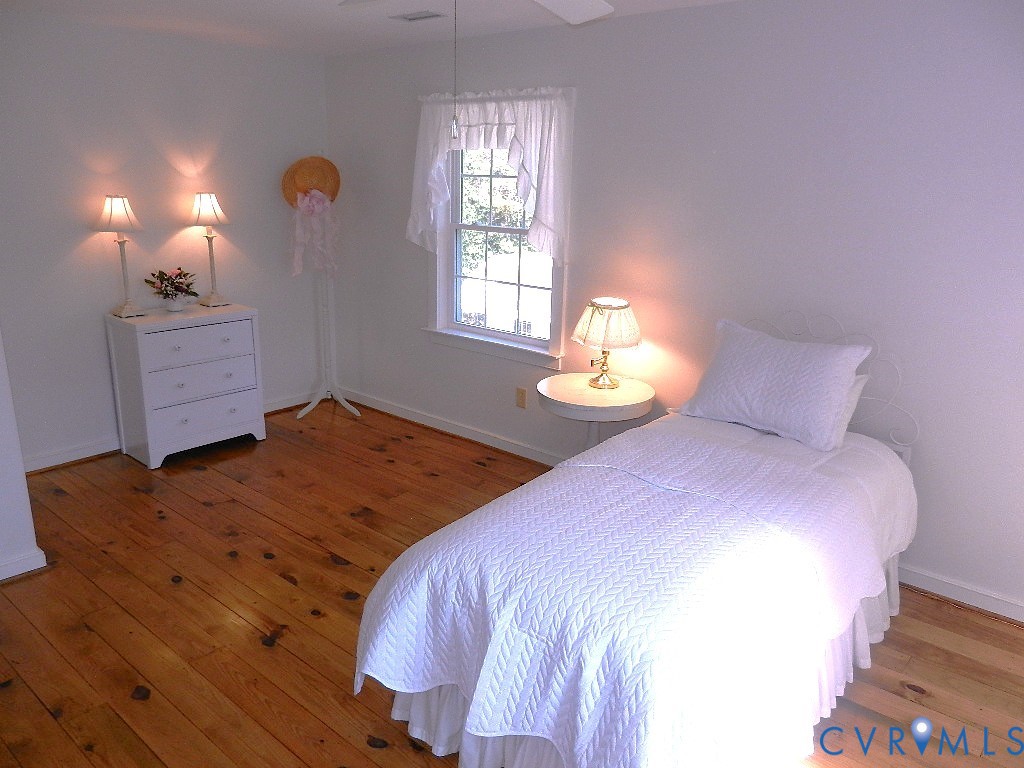 250 Walnut Road Kilmarnock, VA 22482 - Photo 31 of 35 Bedroom3 - 2nd Floor