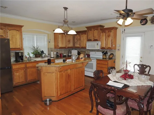 $349,900 | 3722 South Bolger Court, Independence, MO 64055