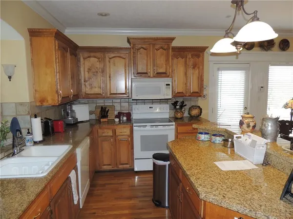 $349,900 | 3722 South Bolger Court, Independence, MO 64055