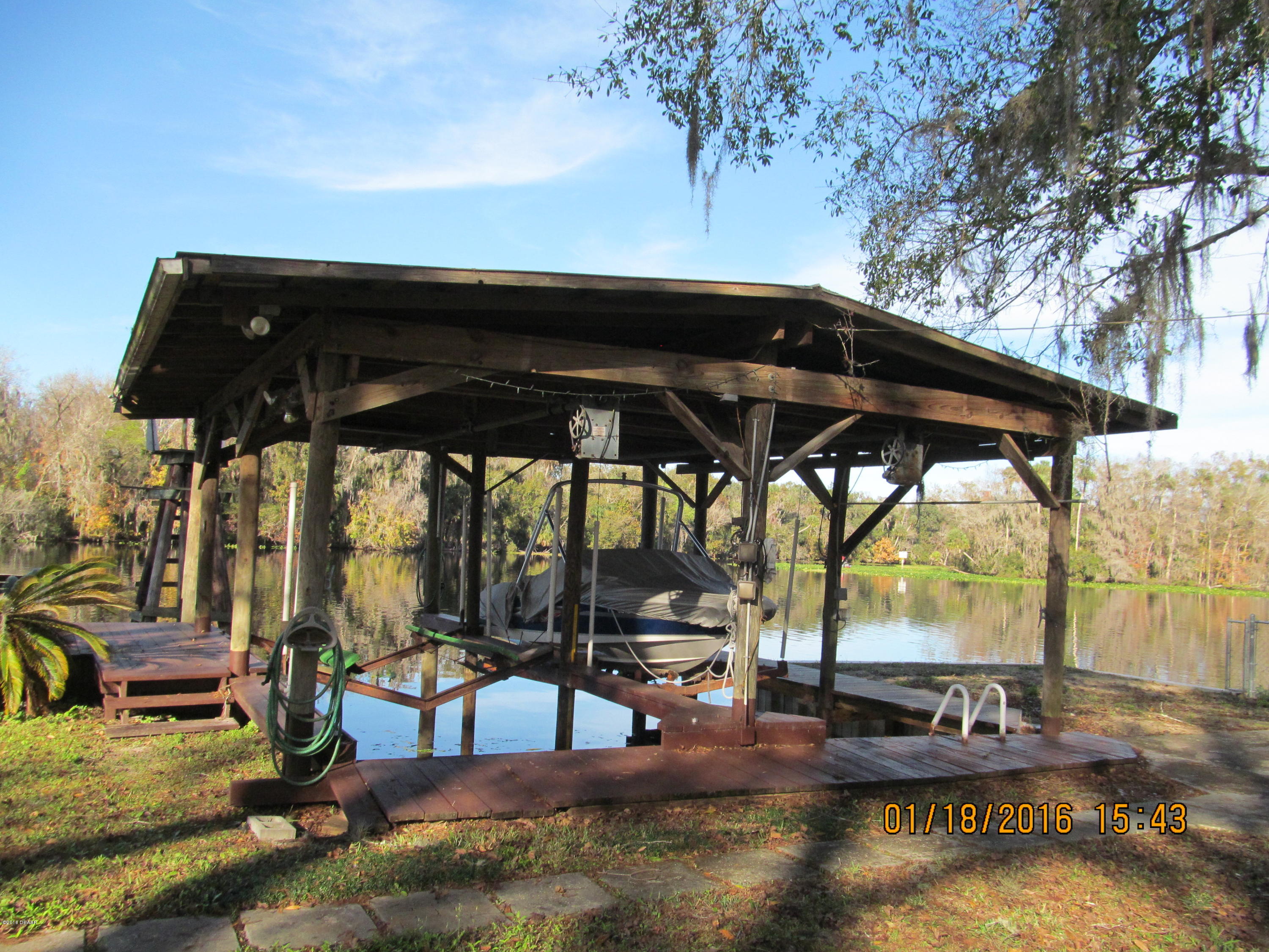 56516 Elm Road Astor, FL 32102 - Photo 6 of 24 IMG_2105