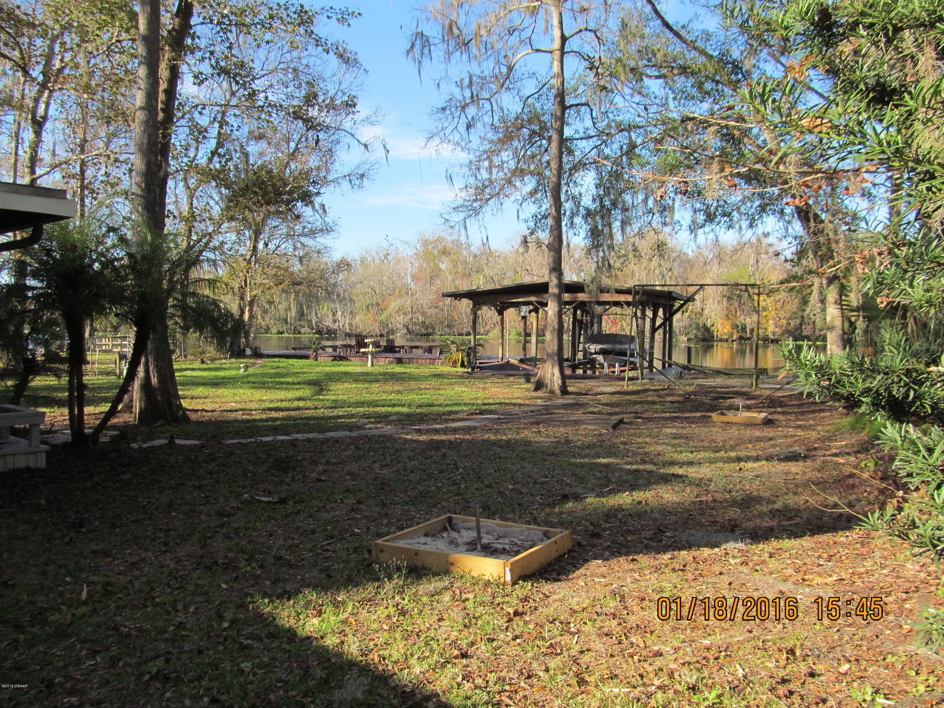 56516 Elm Road Astor, FL 32102 - Photo 9 of 24 IMG_2108