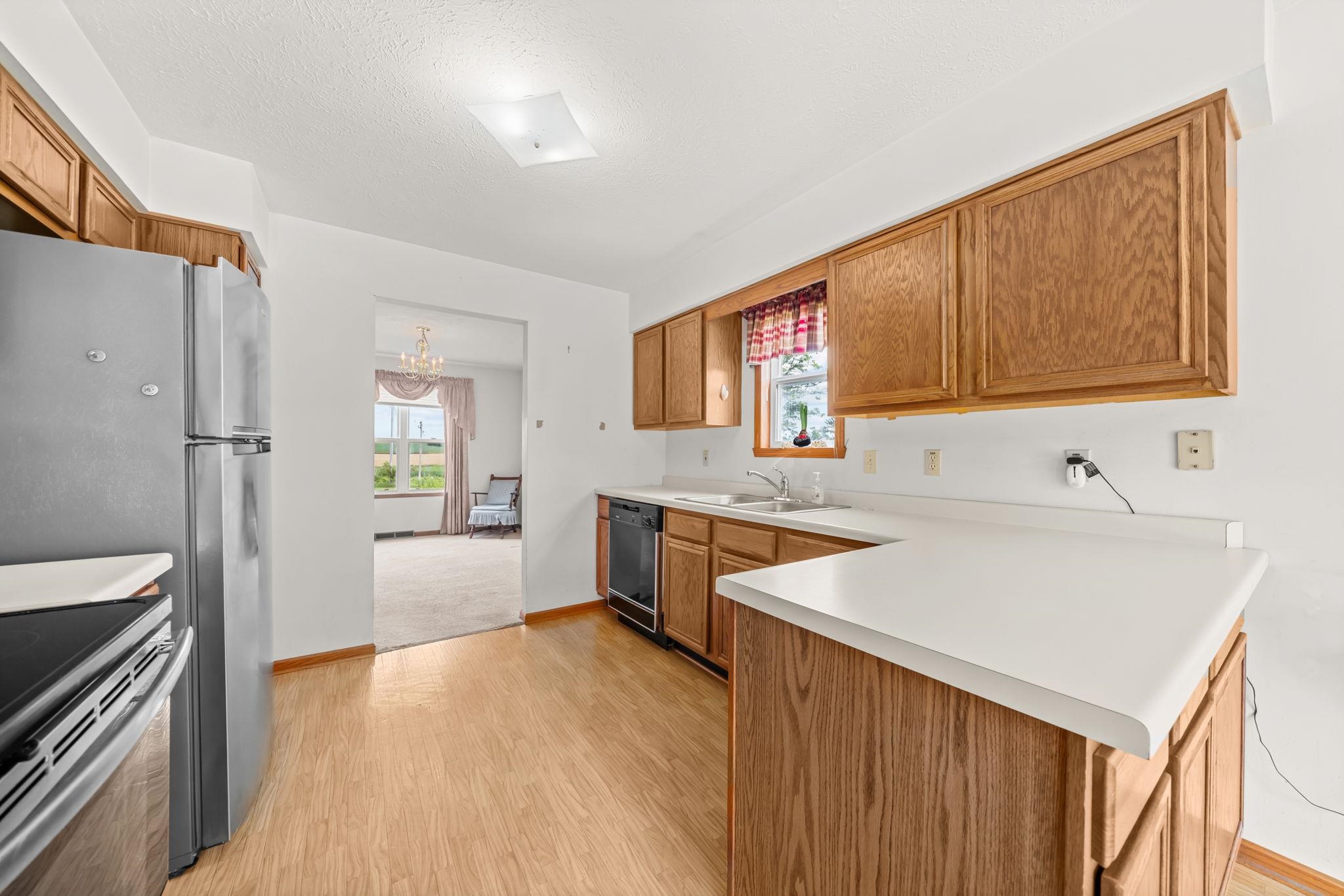 8974 North Pecatonica Road Pecatonica, IL 61063 - Photo 8 of 34