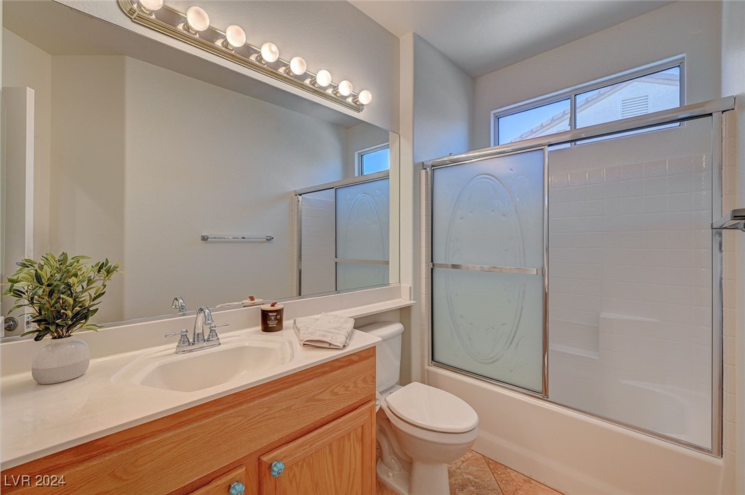 3054 Fort Stanwix Road Henderson, NV 89052 - Photo 29 of 52 second bathroom