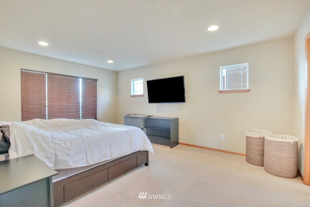 4416 Northeast 3rd Lane Renton, WA 98059 - Photo 12 of 24