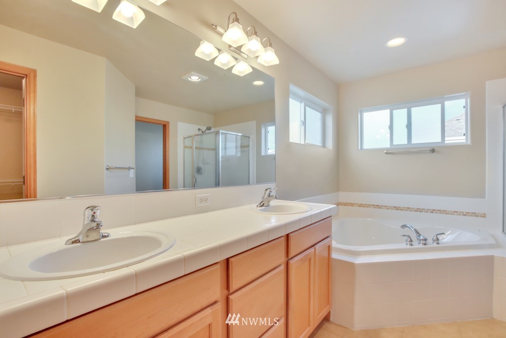 4416 Northeast 3rd Lane Renton, WA 98059 - Photo 14 of 24