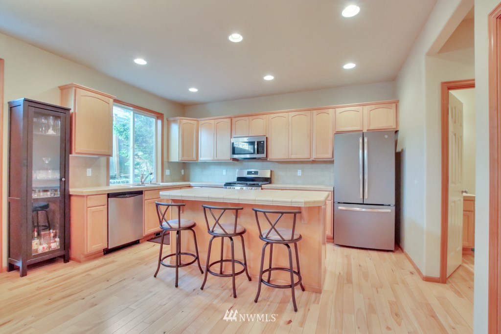4416 Northeast 3rd Lane Renton, WA 98059 - Photo 4 of 24