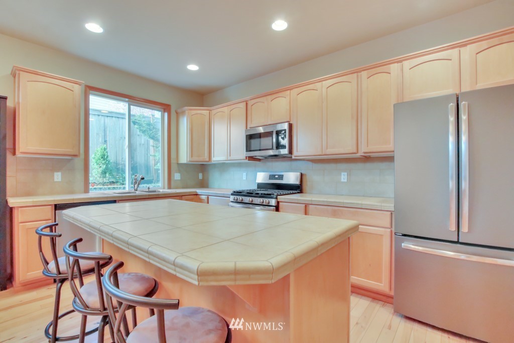 4416 Northeast 3rd Lane Renton, WA 98059 - Photo 5 of 24