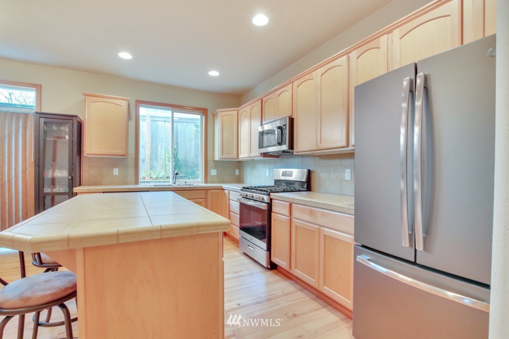 4416 Northeast 3rd Lane Renton, WA 98059 - Photo 6 of 24