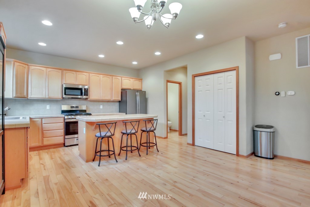 4416 Northeast 3rd Lane Renton, WA 98059 - Photo 8 of 24