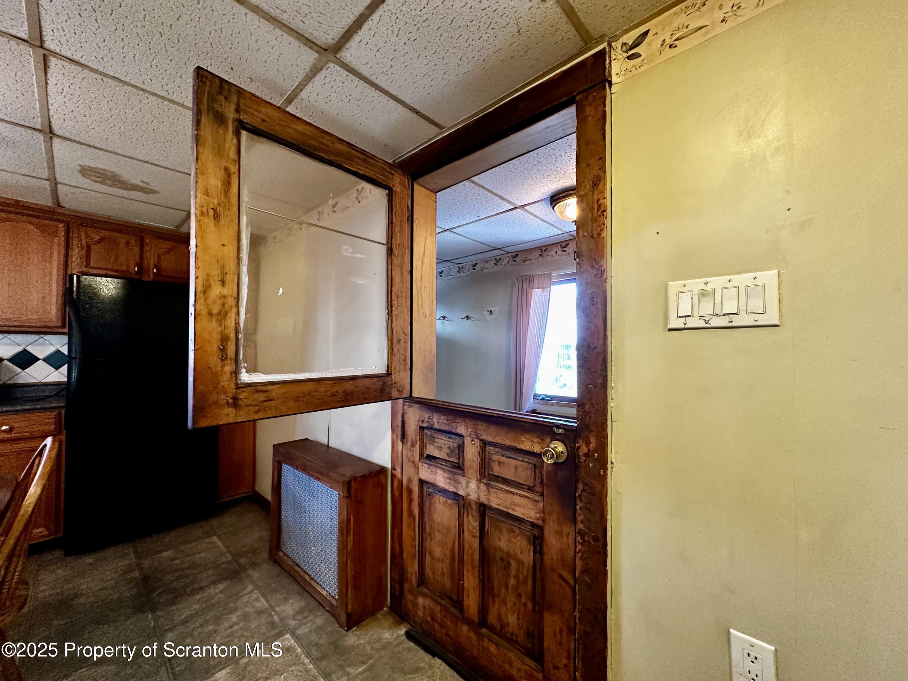 514 East Market Street Scranton, PA 18509 - Photo 20 of 33 a view of an entryway