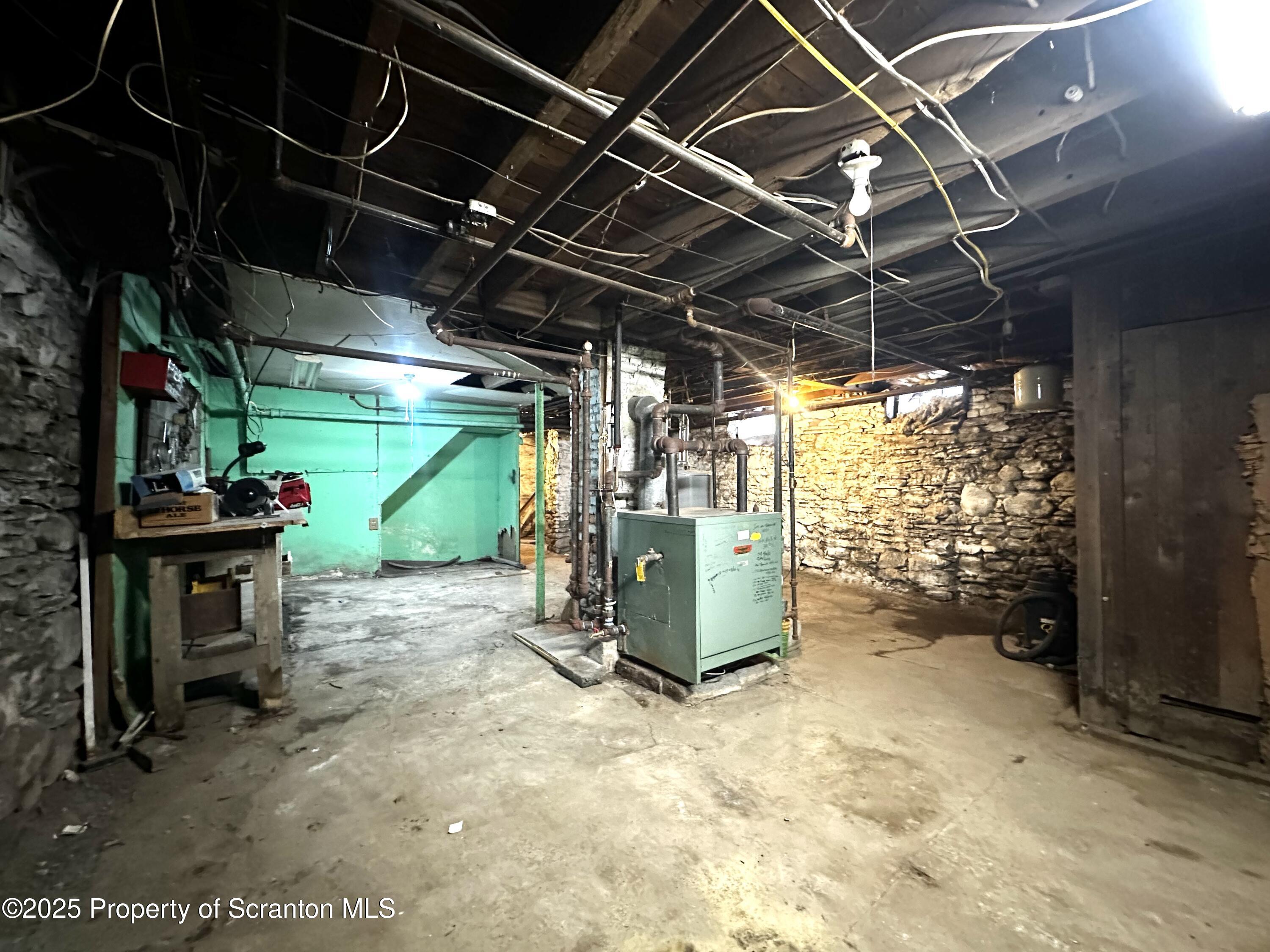 514 East Market Street Scranton, PA 18509 - Photo 24 of 33 a view of a garage