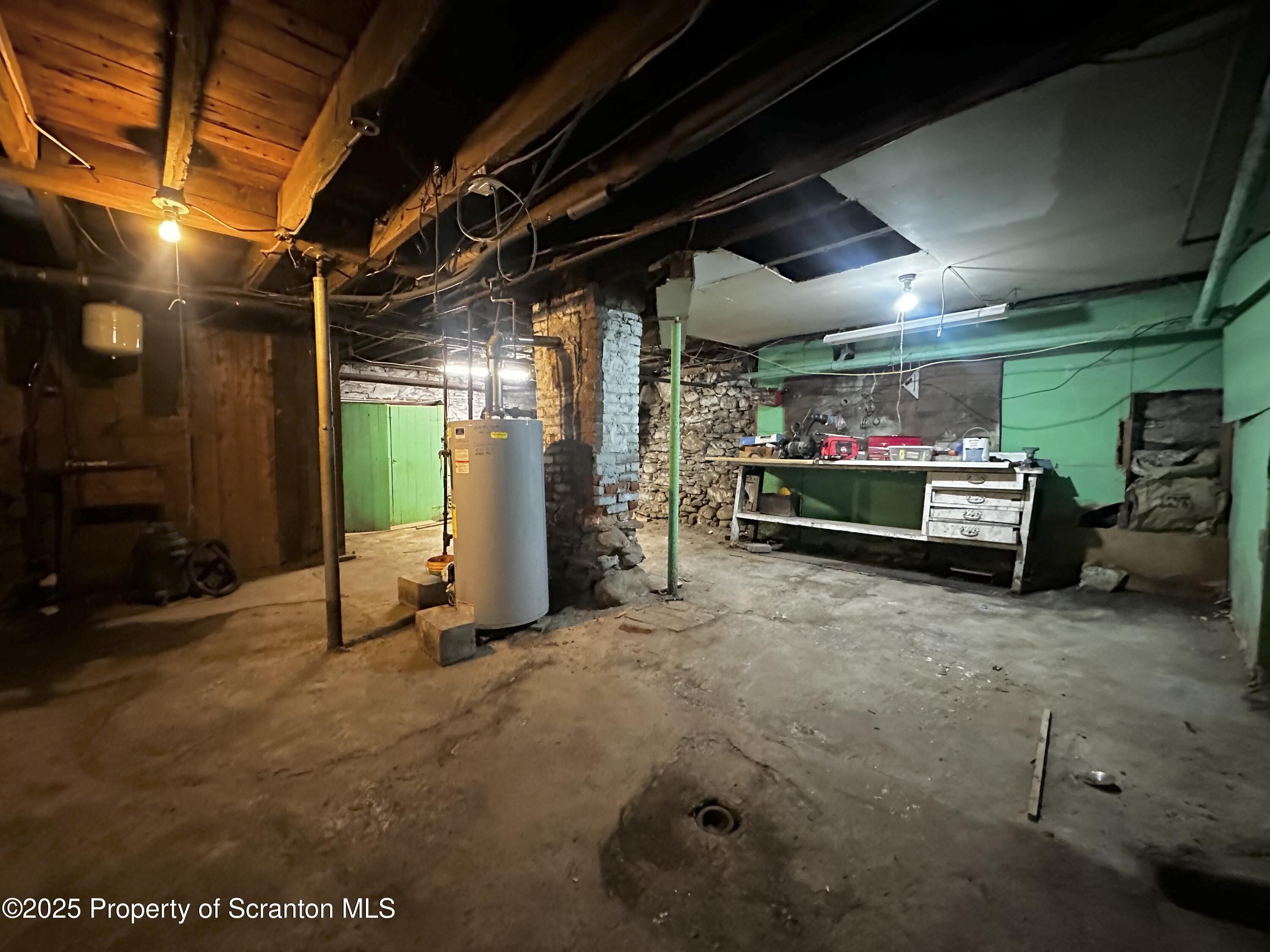 514 East Market Street Scranton, PA 18509 - Photo 25 of 33 a view of a room with gym equipment