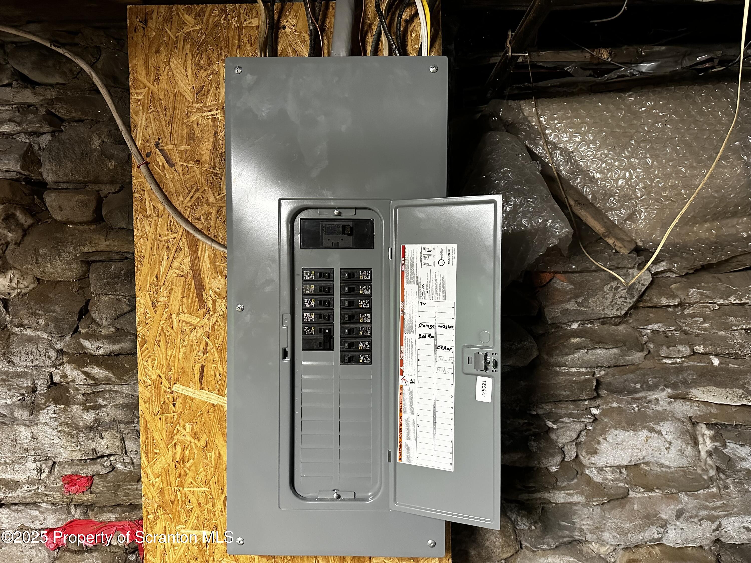 514 East Market Street Scranton, PA 18509 - Photo 28 of 33 walk in closet