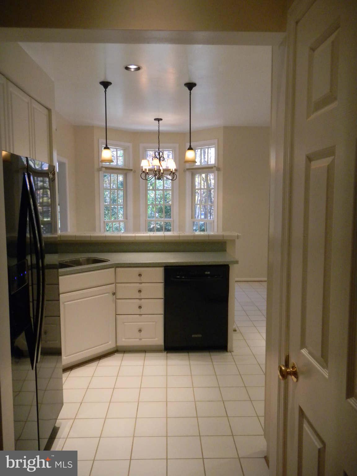 11409 Hollow Timber Way Reston, VA 20194 - Photo 8 of 21 Kitchen