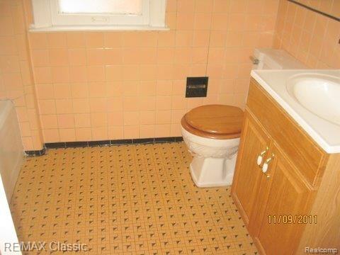 14172 Stahelin Road Detroit, MI 48223 - Photo 9 of 11 Stahelin 14172 pre-list 11-9-11