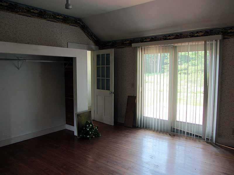 70 Snowball Hill Road New Harbor, ME 04554 - Photo 13 of 20 Living Room.