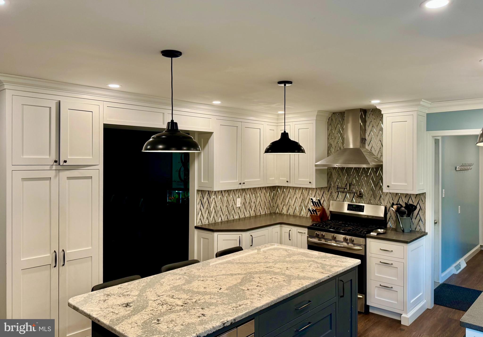 830 Pinehurst Road York, PA 17402 - Photo 3 of 11 Gallery Image 3