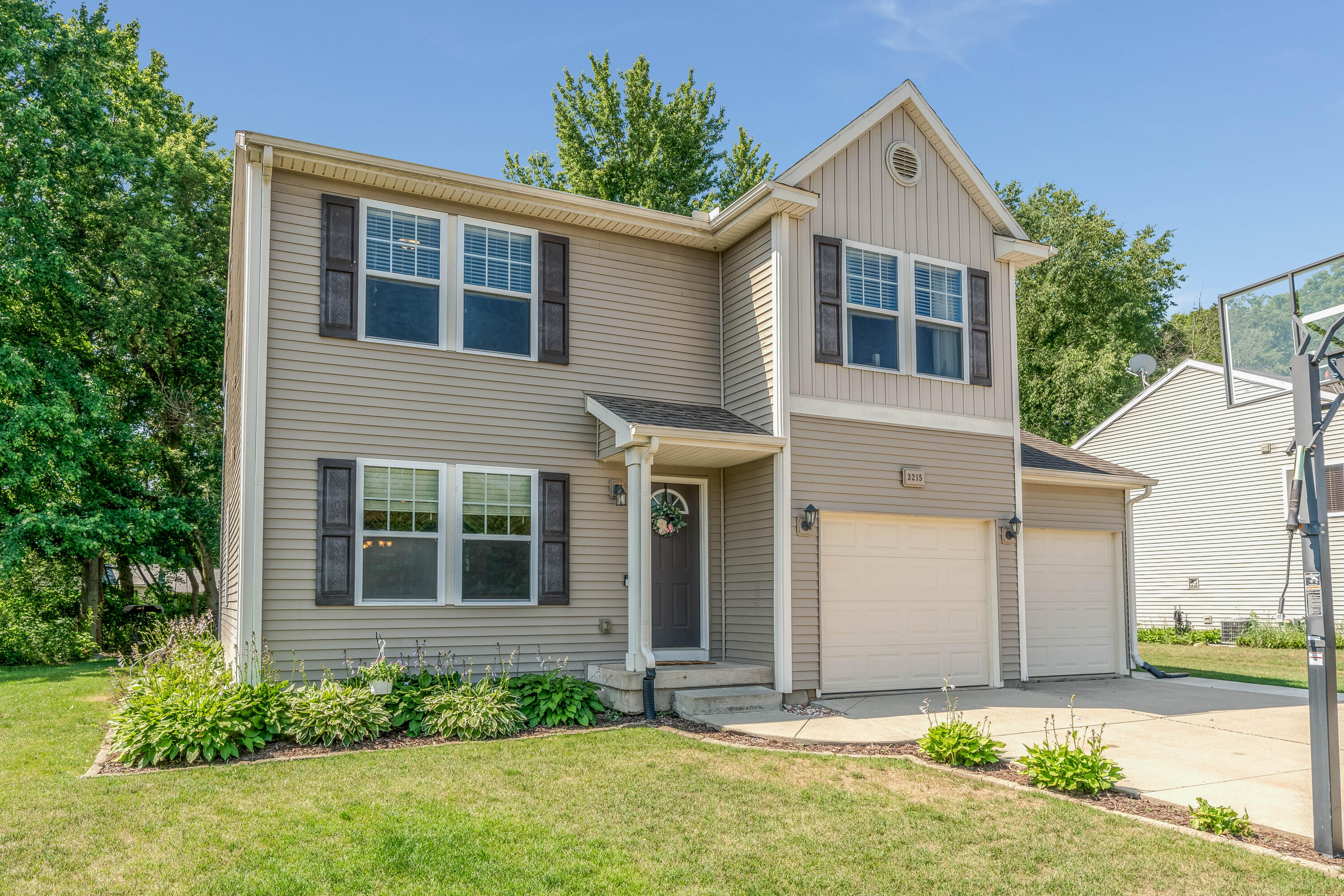 3215 Quarry Ridge Court Kalamazoo, MI 49006 - Photo 1 of 27 3215_Quarry_Ridge_Ct_01