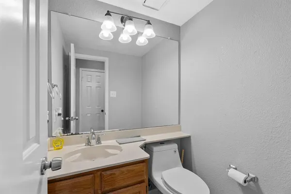 $2,600 | 2422 Whispering Cove Circle, Garland, TX 75044