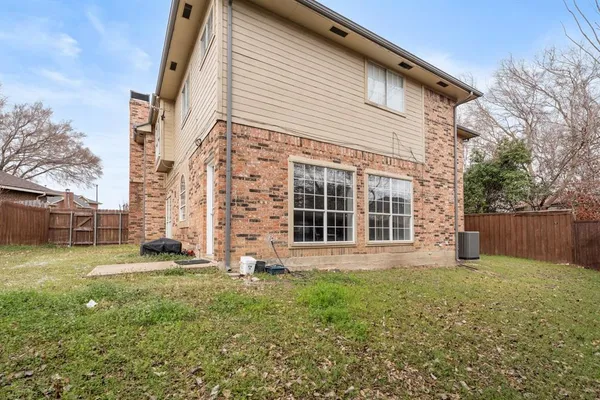 $2,600 | 2422 Whispering Cove Circle, Garland, TX 75044