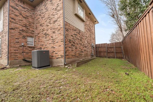 $2,600 | 2422 Whispering Cove Circle, Garland, TX 75044