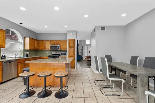 $2,600 | 2422 Whispering Cove Circle, Garland, TX 75044