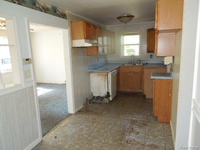 2946 Pleasant Grove Road Lansing, MI 48910 - Photo 7 of 16 Kitchen.jpg