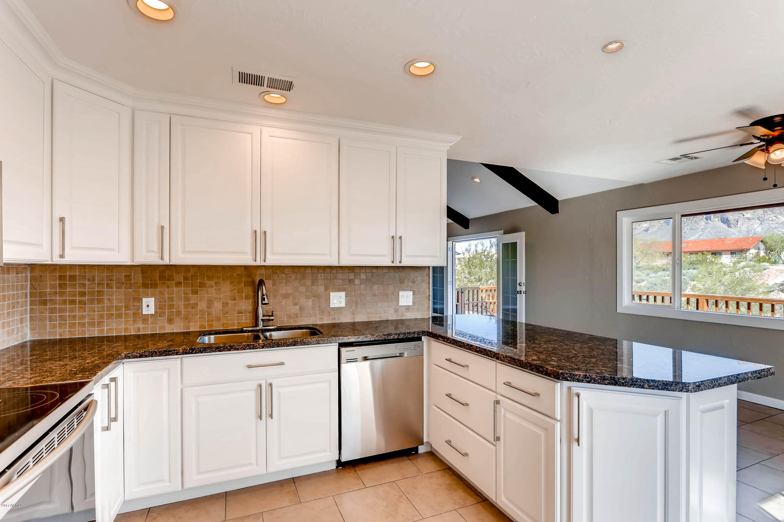 4065 East Brisbane Road Apache Junction, AZ 85119 - Photo 8 of 28 4065 E Brisbane Rd Apache-print-009-25-K