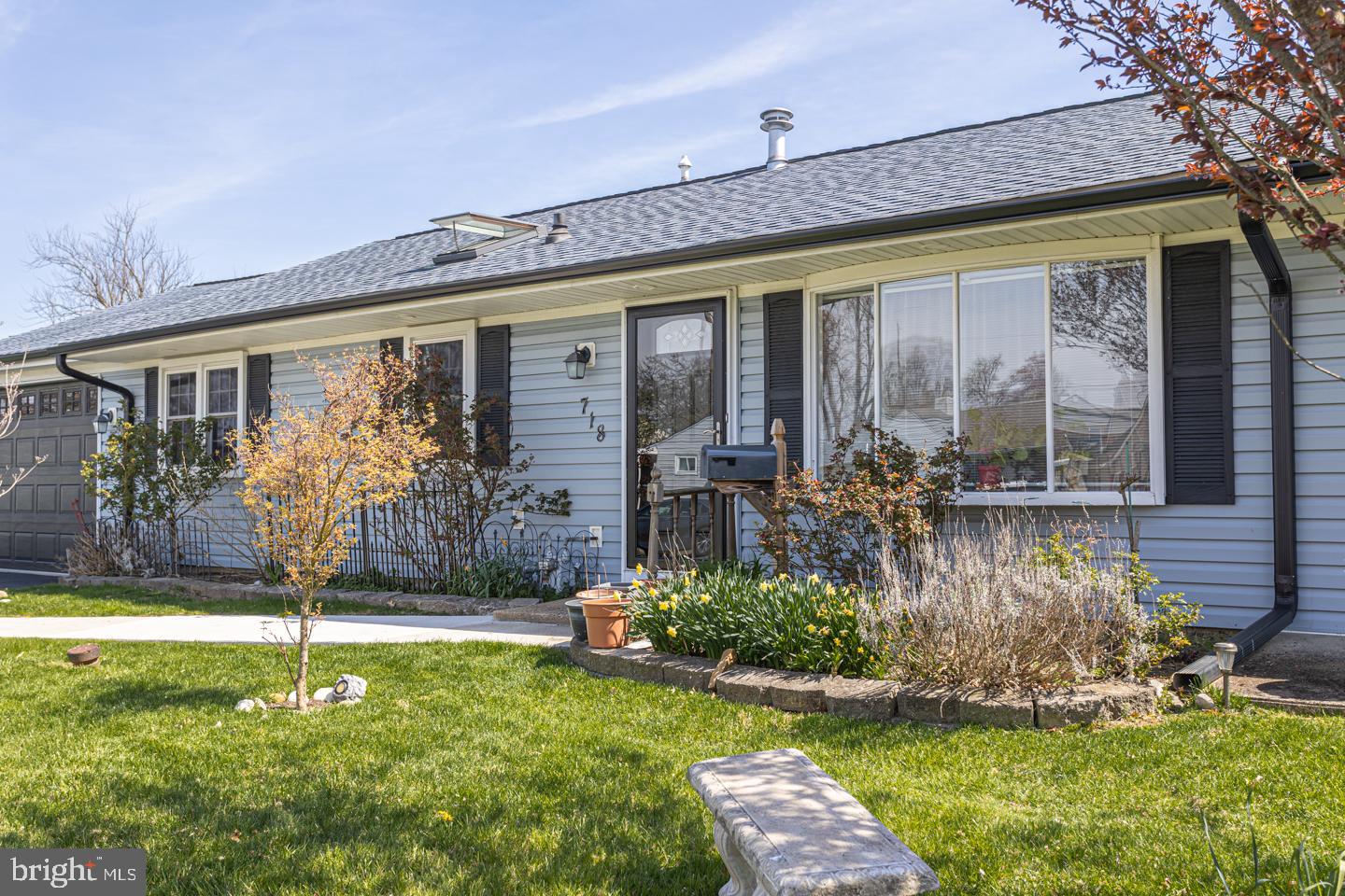 718 Chatham Road Fairless Hills, PA 19030 - Photo 4 of 30