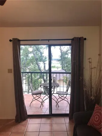 $1,000 | 943 Parkview Drive, Unit C6, Canyon Lake, TX 78133