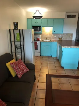 $1,000 | 943 Parkview Drive, Unit C6, Canyon Lake, TX 78133