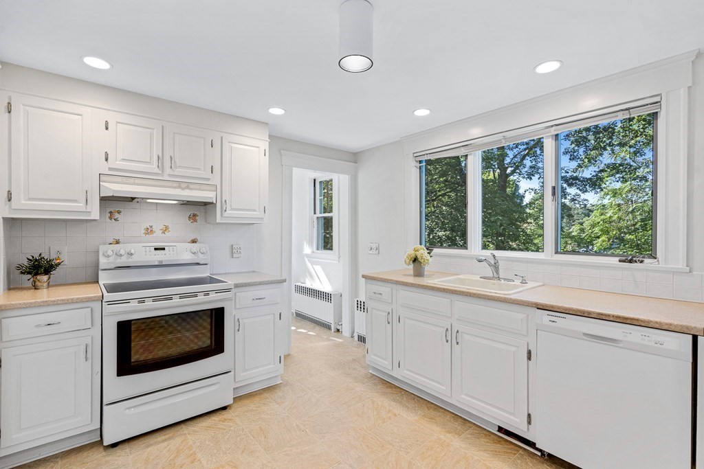 15 Sargent Road Winchester, MA 01890 - Photo 13 of 42