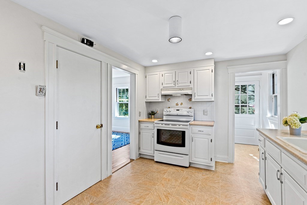 15 Sargent Road Winchester, MA 01890 - Photo 14 of 42