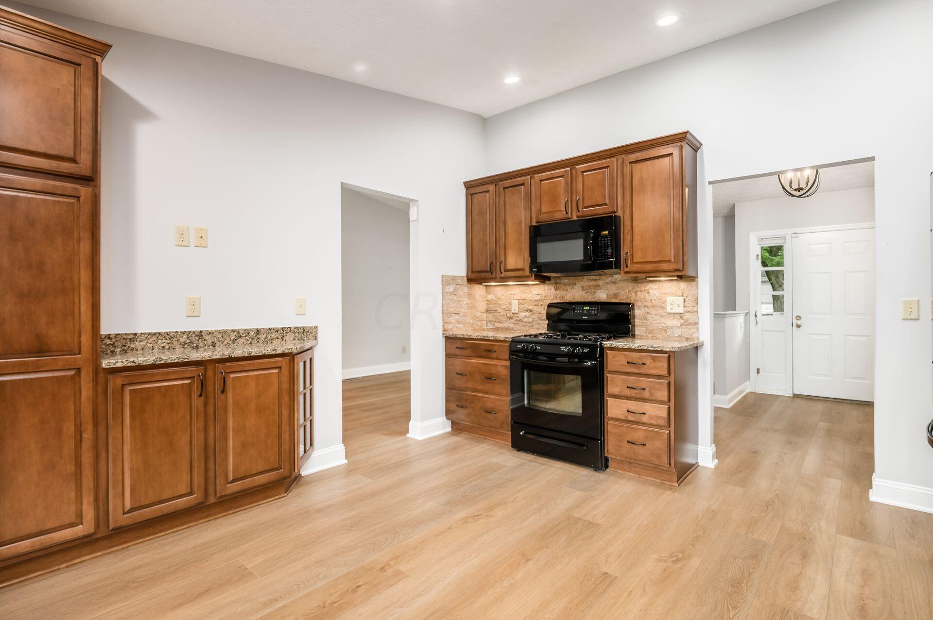 4345 Reed Road Columbus, OH 43220 - Photo 16 of 51 Kitchen