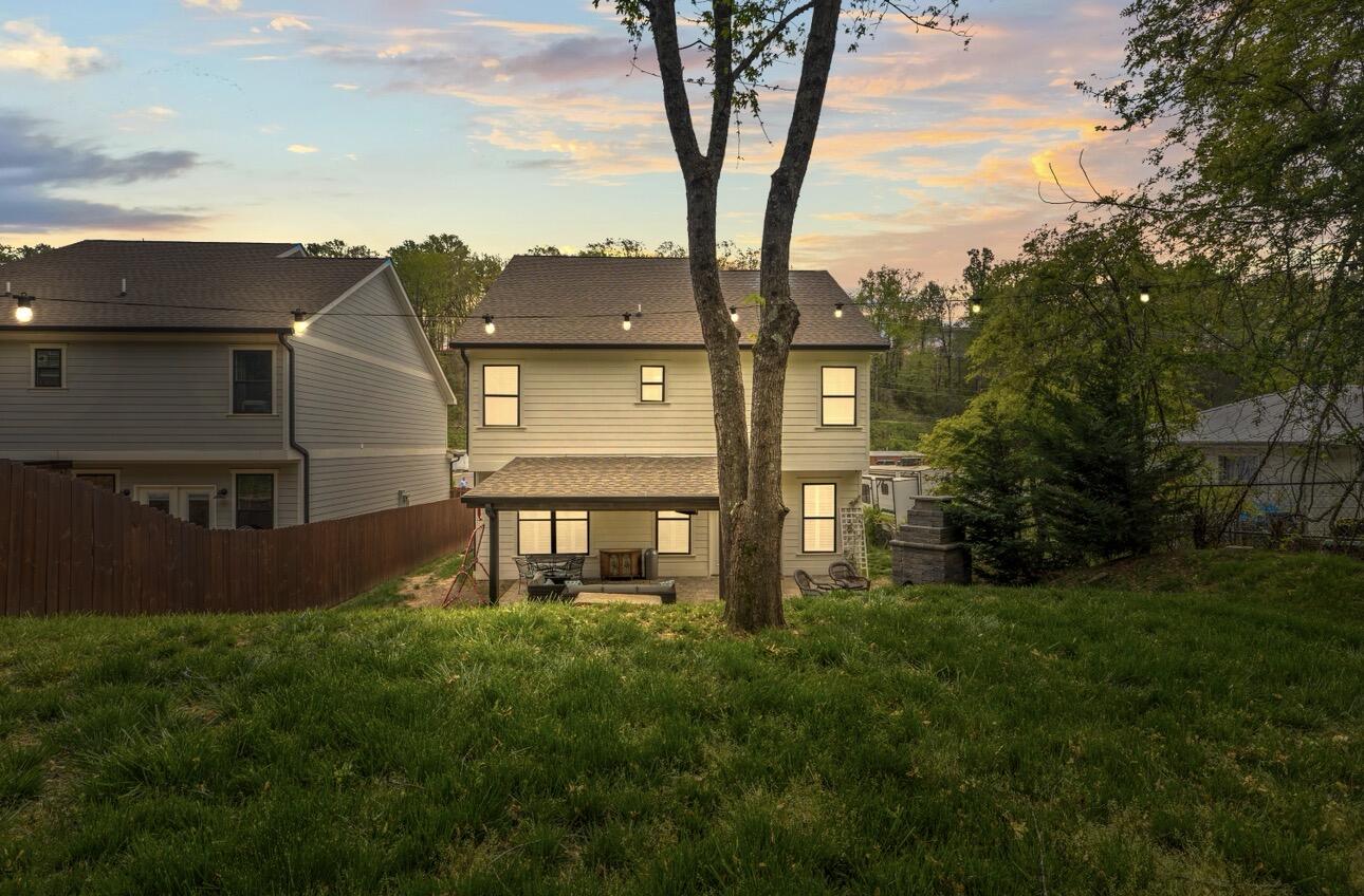 637 Lullwater Road Chattanooga, TN 37405 - Photo 38 of 40 Twilight Back View