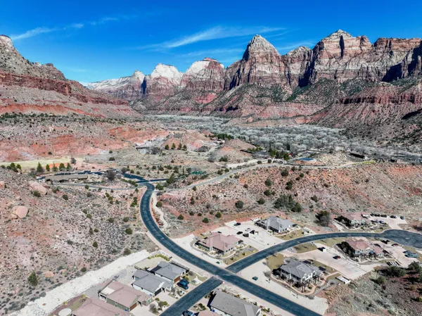 $535,000 | 108 Trapper Circle, Unit C, Springdale, UT 84767