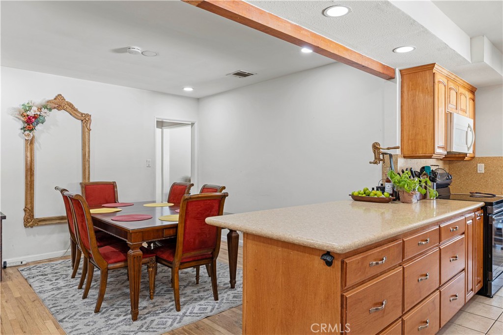 18229 Strathern Street Reseda, CA 91335 - Photo 4 of 27