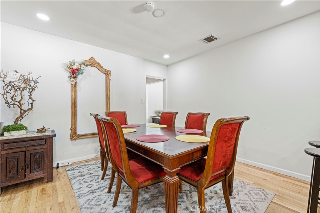 18229 Strathern Street Reseda, CA 91335 - Photo 5 of 27