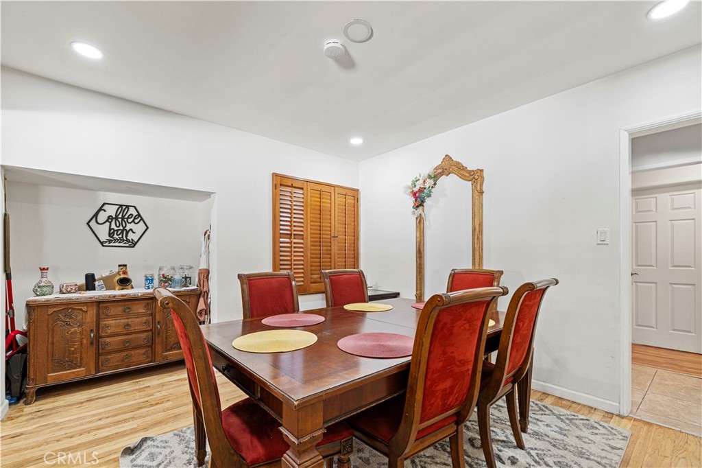 18229 Strathern Street Reseda, CA 91335 - Photo 6 of 27