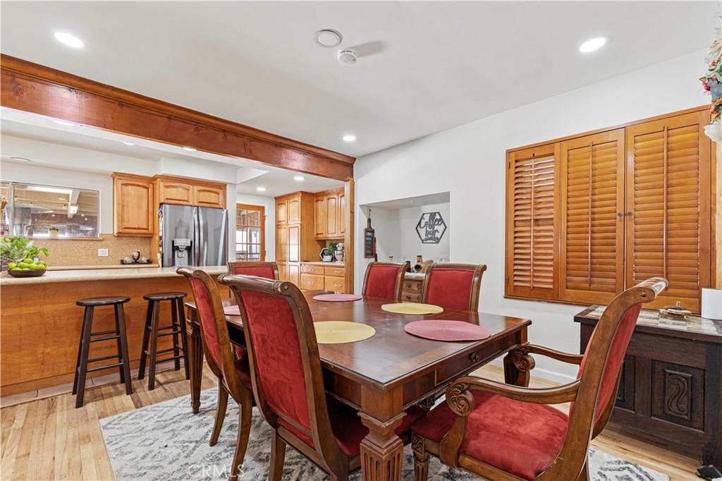 18229 Strathern Street Reseda, CA 91335 - Photo 7 of 27