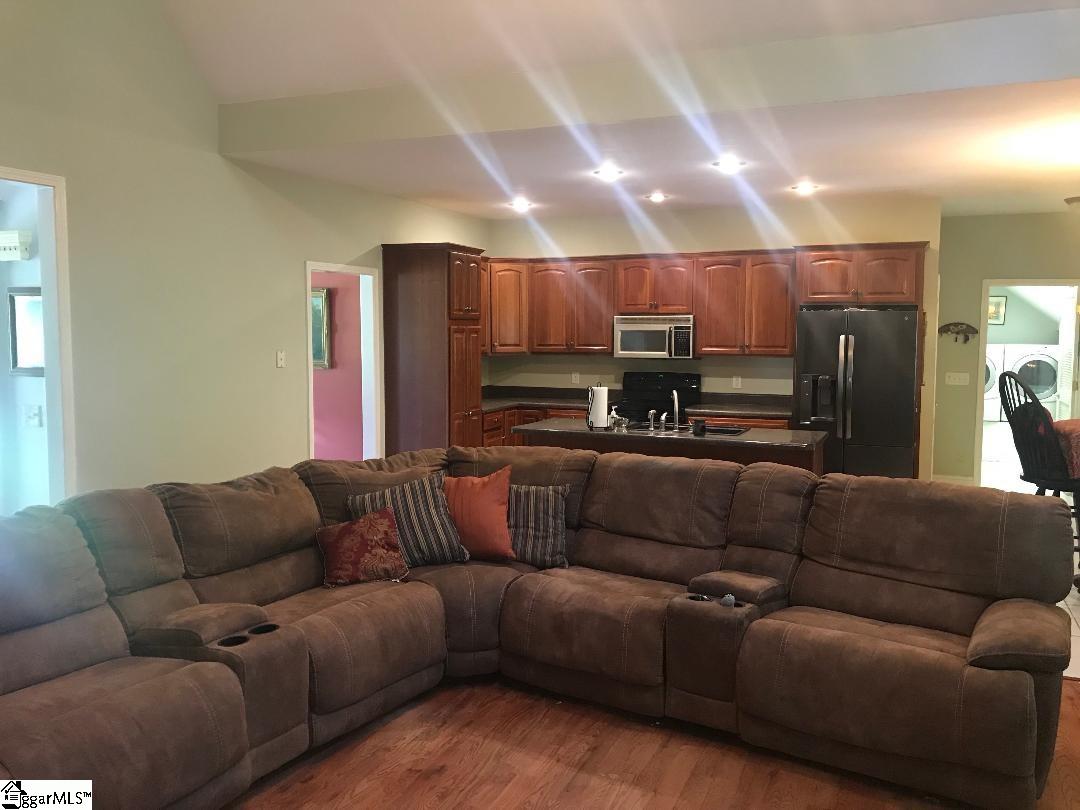 372 Deer Creek Road Easley, SC 29640 - Photo 13 of 36