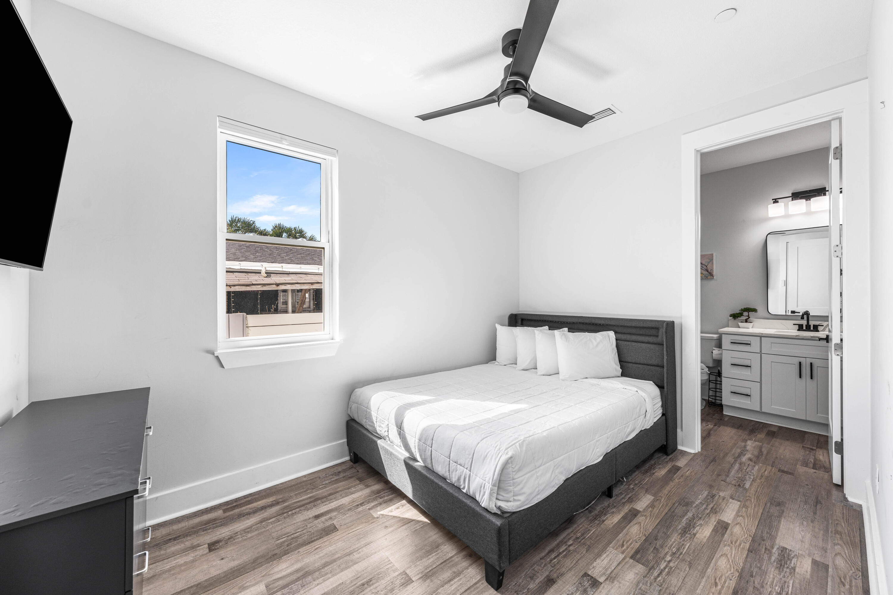 13310 Front Beach Road Panama City Beach, FL 32407 - Photo 63 of 69 1st Floor West Bedroom