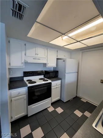 $1,450 | 931 Southeast 23rd Place, Cape Coral, FL 33990