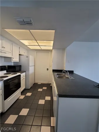 $1,450 | 931 Southeast 23rd Place, Cape Coral, FL 33990