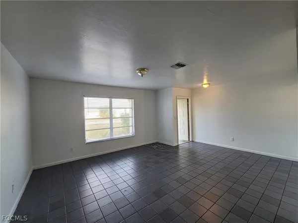$1,450 | 931 Southeast 23rd Place, Cape Coral, FL 33990