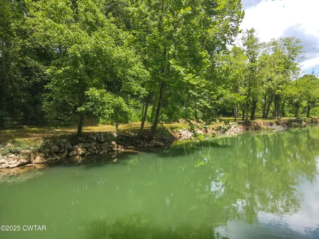 a view of lake background with house